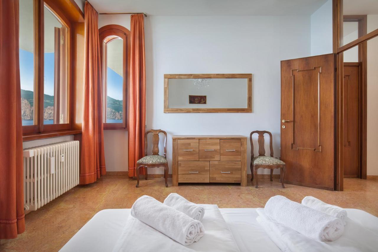 Villa Francesca-Grande Appartamento In Riva Al Lago Brenzone sul Garda Exterior foto