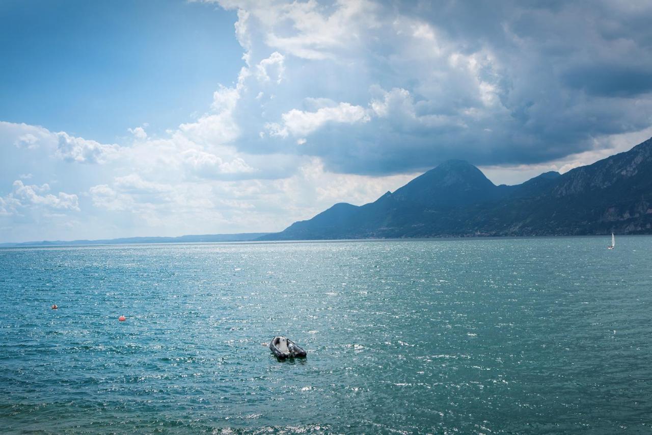 Villa Francesca-Grande Appartamento In Riva Al Lago Brenzone sul Garda Exterior foto